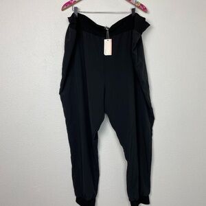NWT black Capsule pants size 26 // 2167